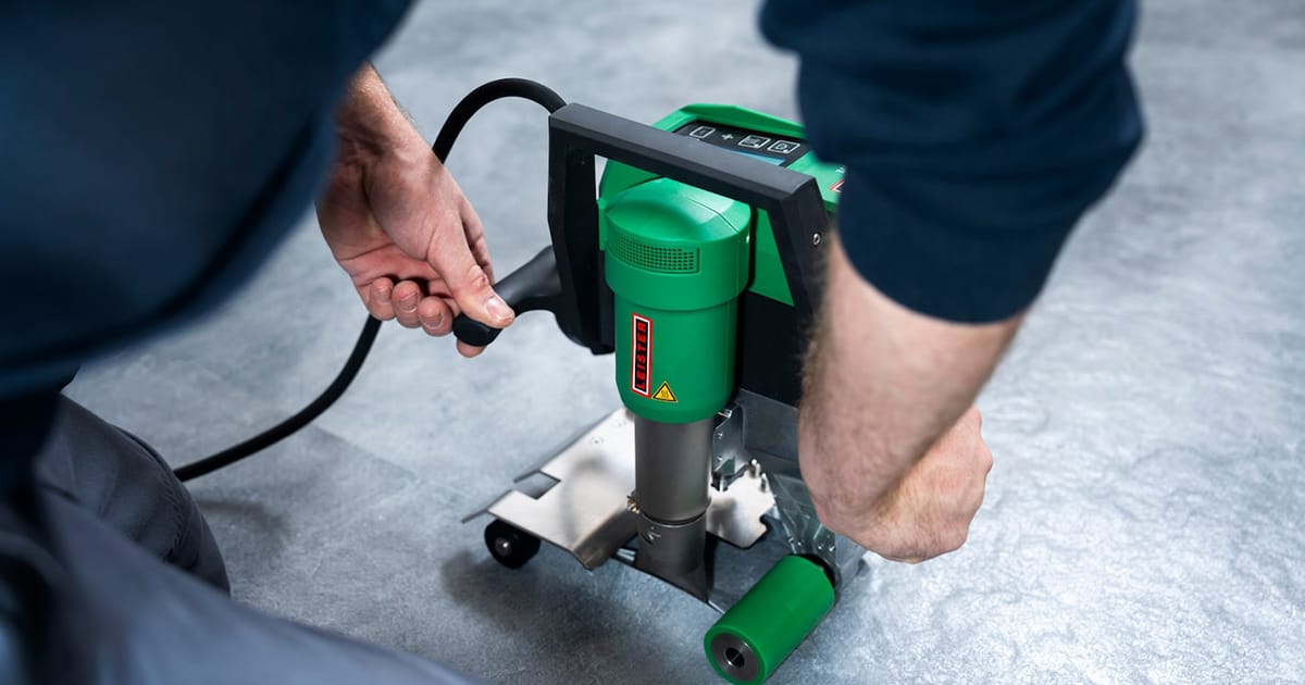 Achieve Seamless Perfection: The Unidrive 505 Revolutionises Pool Membrane Welding 1 Global Source Ksa Saudi Arabia Post Leister Unidrive 500 05